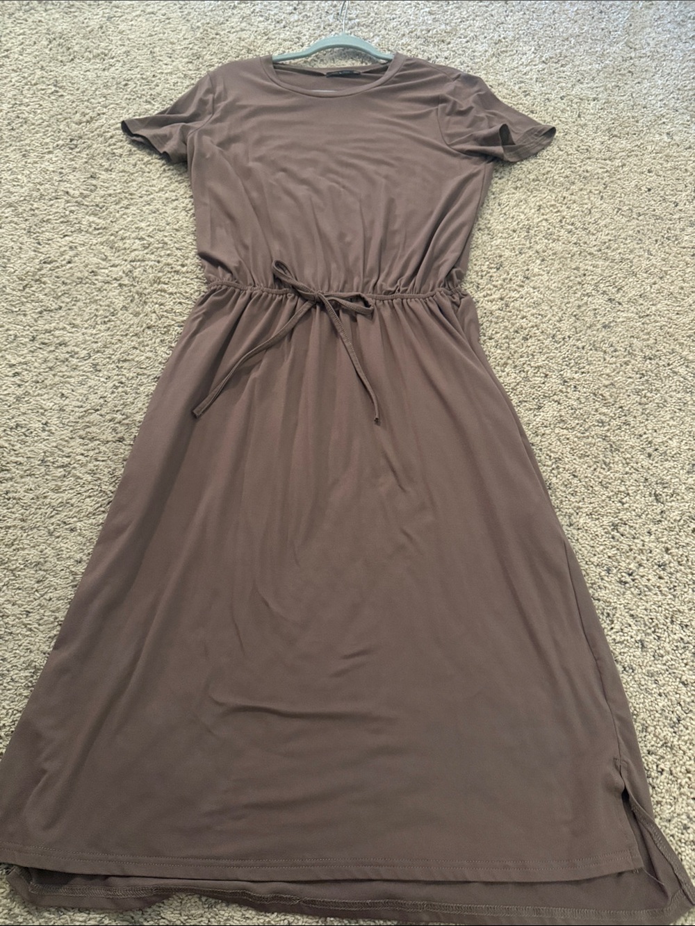 Everyday Short-Sleeve Tie-Waist Dress in Brown